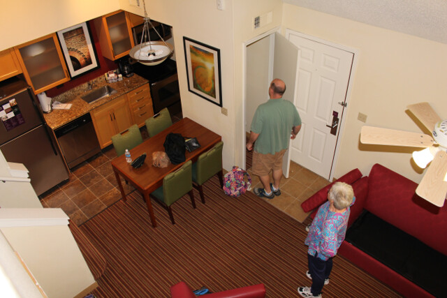 We travel-hacked this free two bedroom, two bathroom two story hotel suite (with full kitchen) that sleeps six for 10,000 Marriott points (= 3,333 Starwood points). 