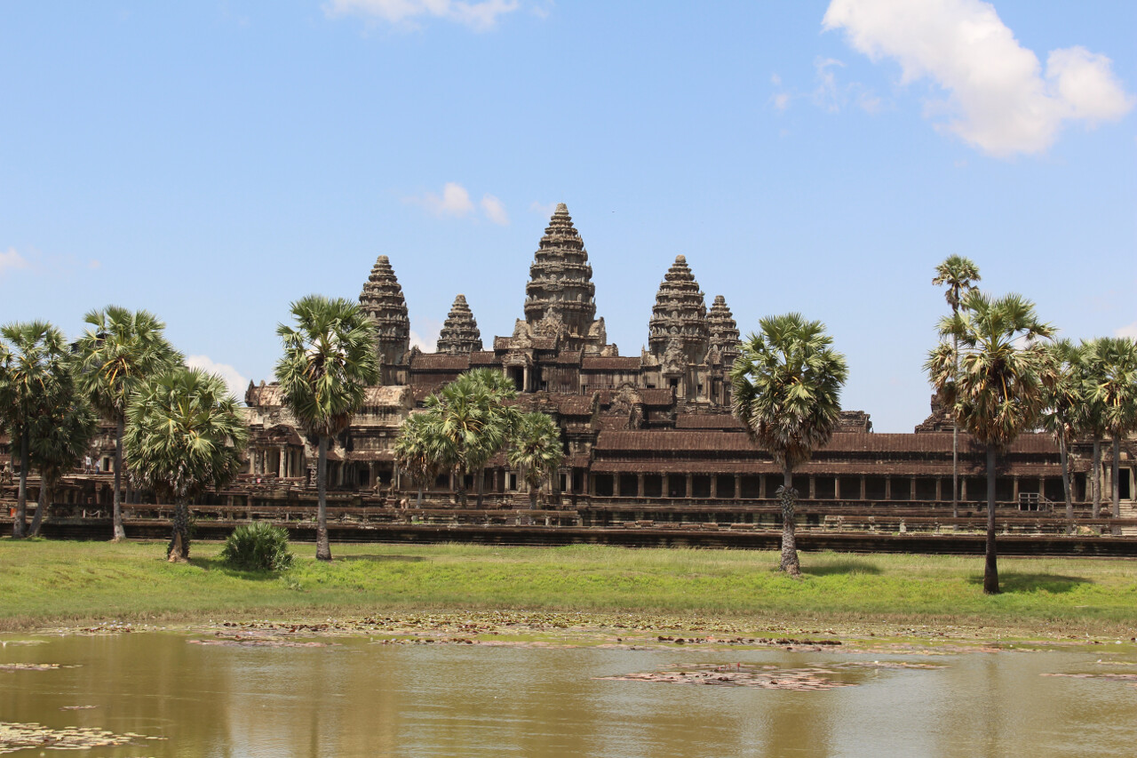 How to Visit Angkor Wat Temple in Siem Reap, Cambodia ...